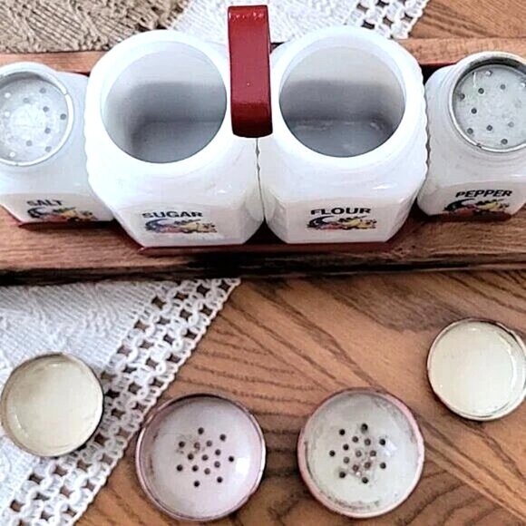 1930's Stovetop Shaker Set - Picture 5 of 9